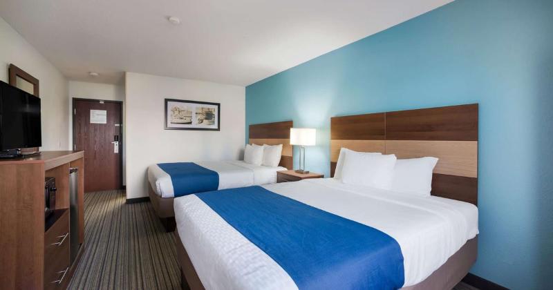Ramada by Wyndham Effingham image