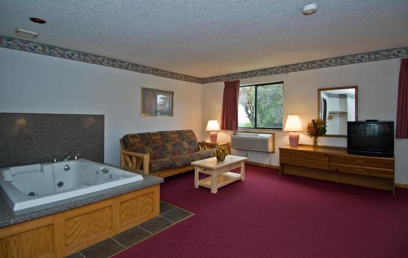 Americas Best Value Inn Suites International Falls image