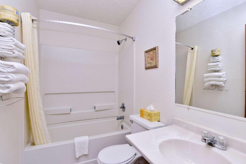 Americas Best Value Inn Suites International Falls image