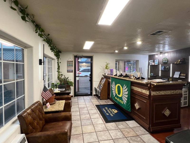Americas Best Value Inn Eugene image