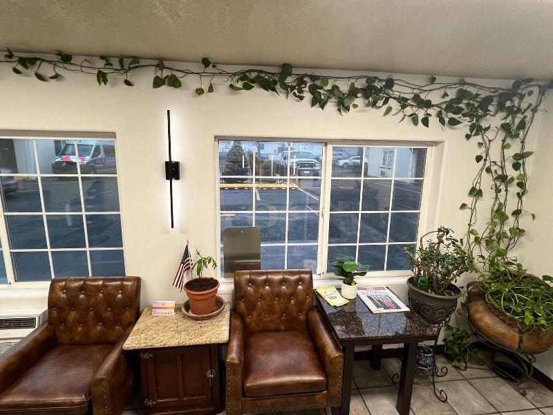 Americas Best Value Inn Eugene image