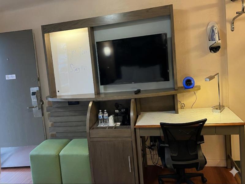 Americas Best Value Inn Eugene image