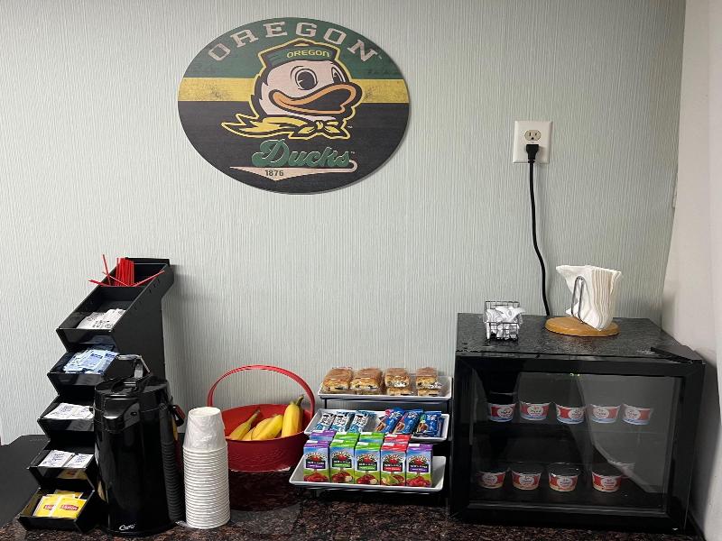 Americas Best Value Inn Eugene image