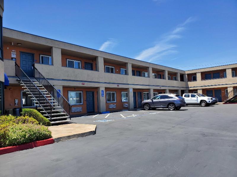 Americas Best Value Inn San Carlos image