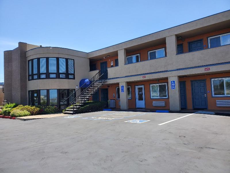 Americas Best Value Inn San Carlos image