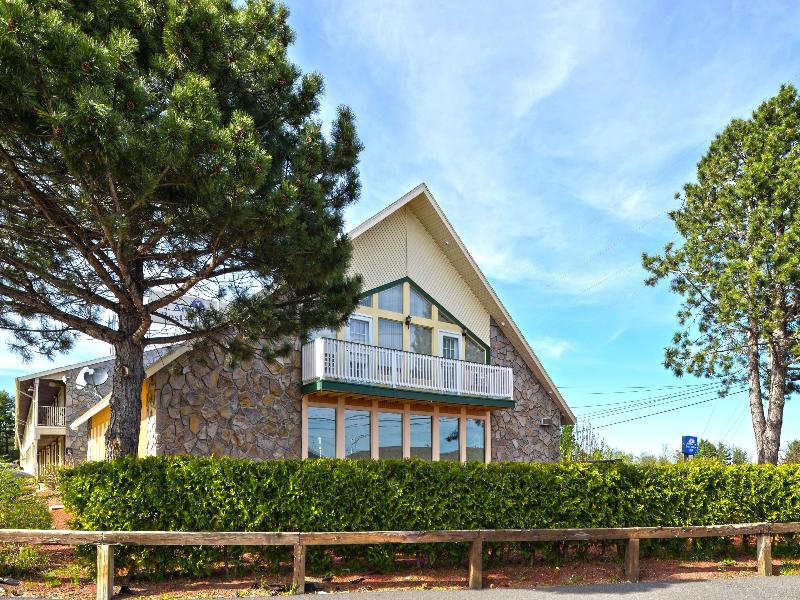 Americas Best Value Inn Plattsburgh image