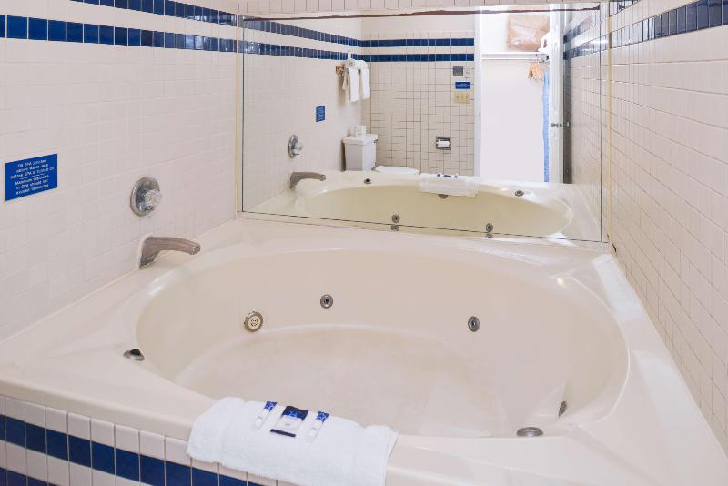 Americas Best Value Inn Plattsburgh image