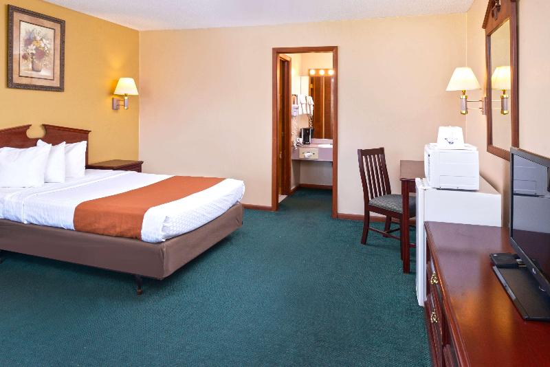 Americas Best Value Inn Plattsburgh image