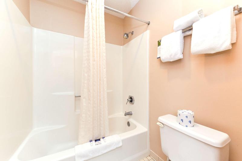 Americas Best Value Inn Plattsburgh image