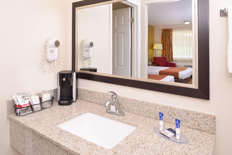 Americas Best Value Inn Plattsburgh image