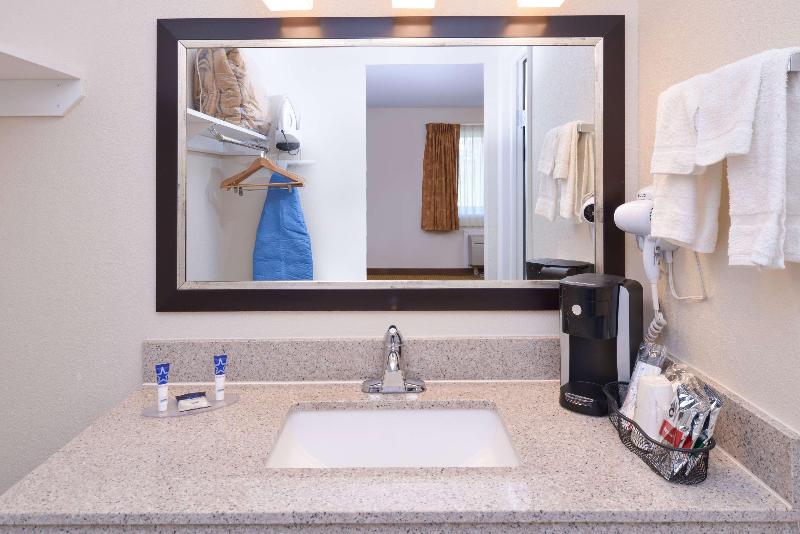 Americas Best Value Inn Plattsburgh image