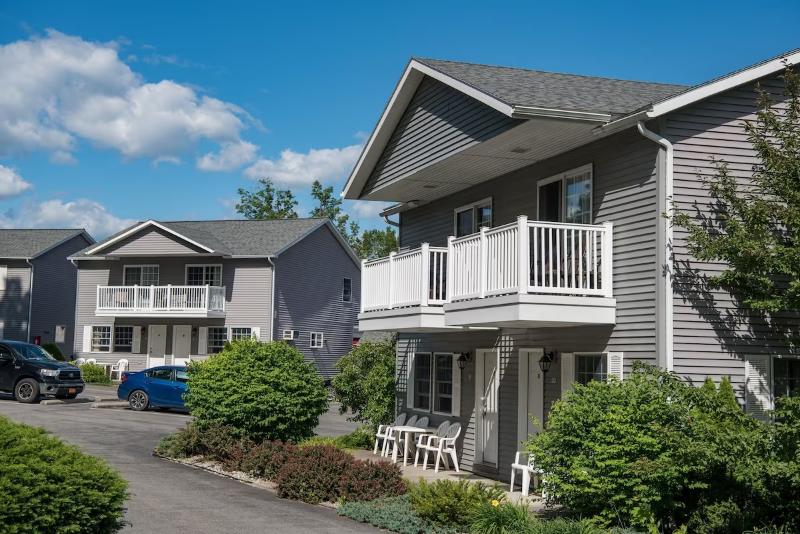 Americas Best Value Inn And Suites Lake George image
