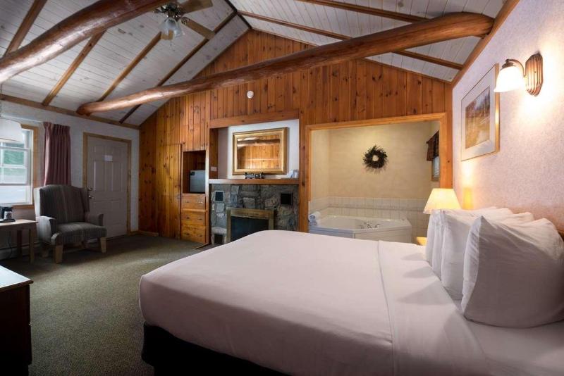 Americas Best Value Inn And Suites Lake George image