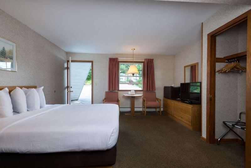 Americas Best Value Inn And Suites Lake George image