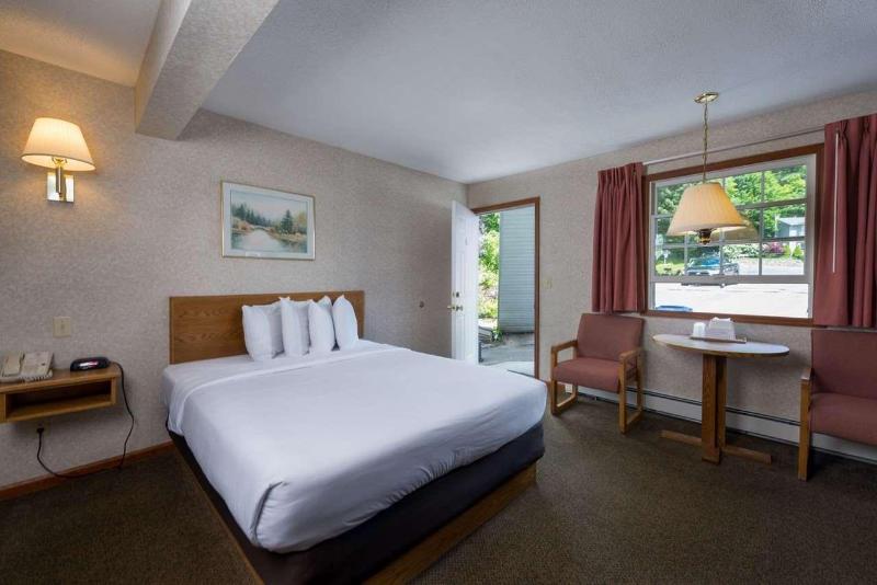Americas Best Value Inn And Suites Lake George image