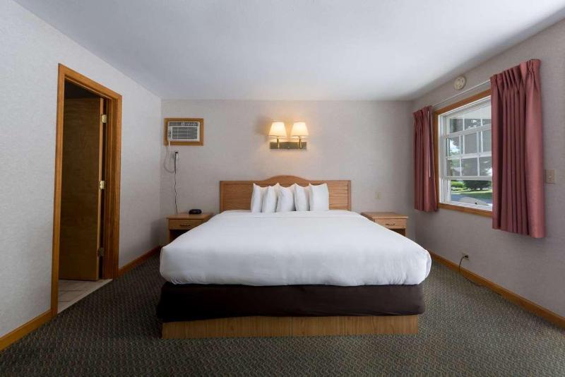 Americas Best Value Inn And Suites Lake George image