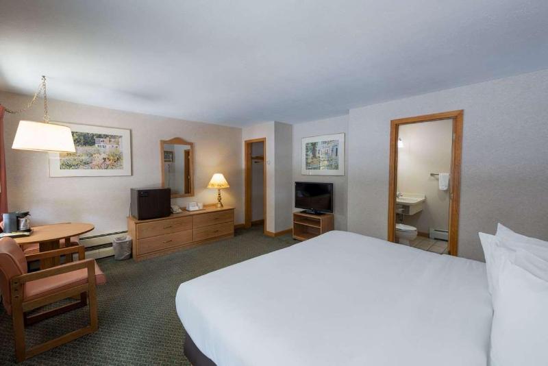 Americas Best Value Inn And Suites Lake George image