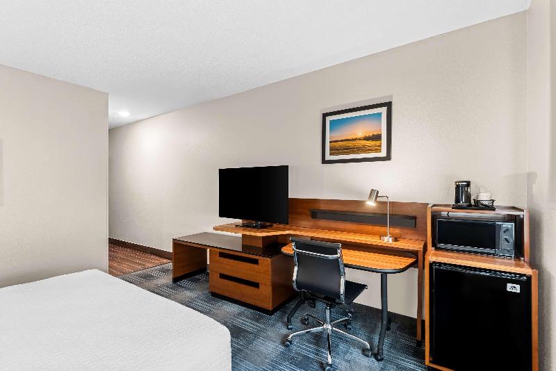Best Western Ottumwa Inn & Suites image