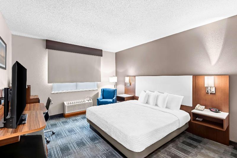 Best Western Ottumwa Inn & Suites image