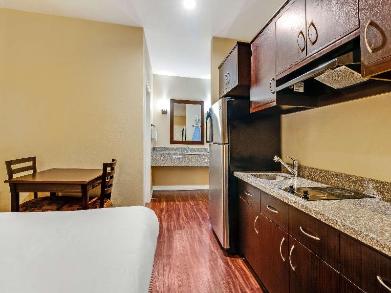 Americas Best Value Inn Houston At Fm 529 image