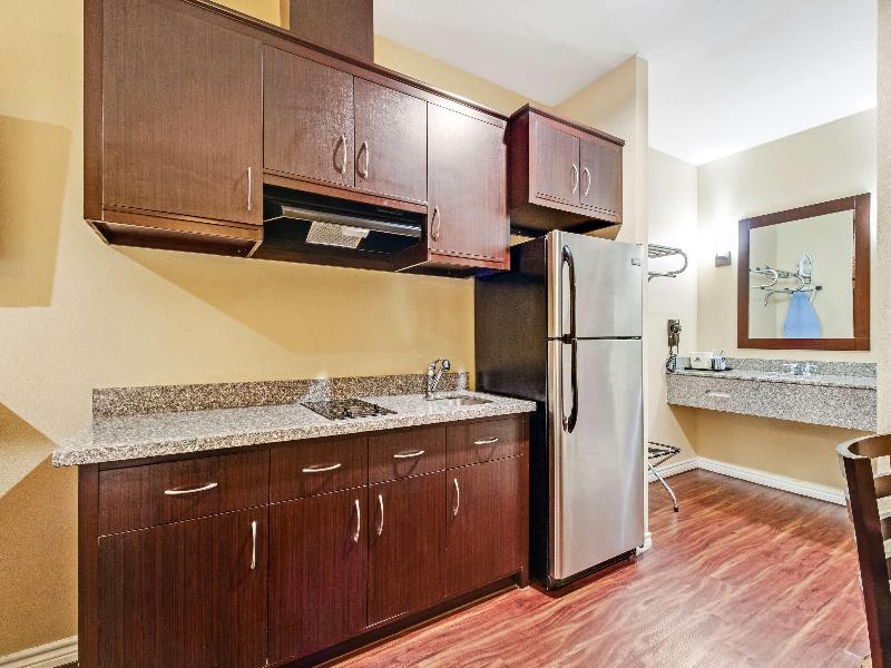 Americas Best Value Inn Houston At Fm 529 image