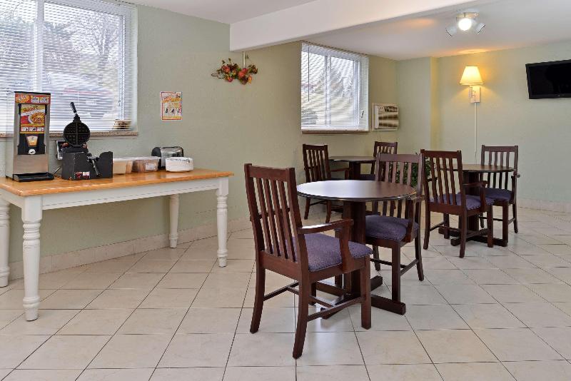 Americas Best Value Inn Jefferson City image
