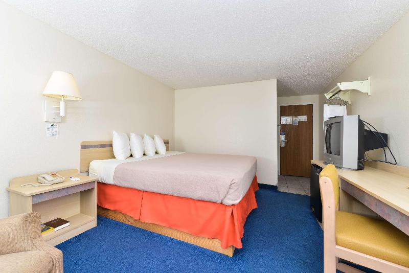 Americas Best Value Inn Jefferson City image