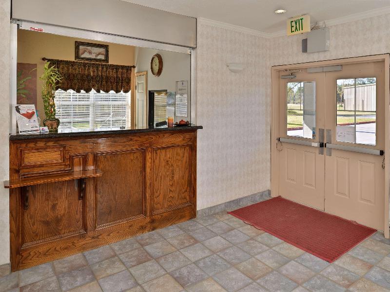 Americas Best Value Inn And Suites Winnie image