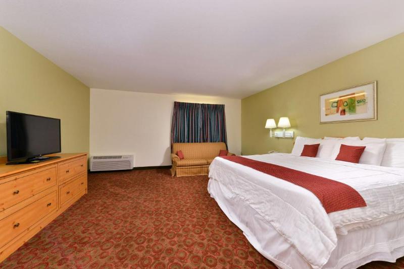Americas Best Value Inn And Suites Winnie image