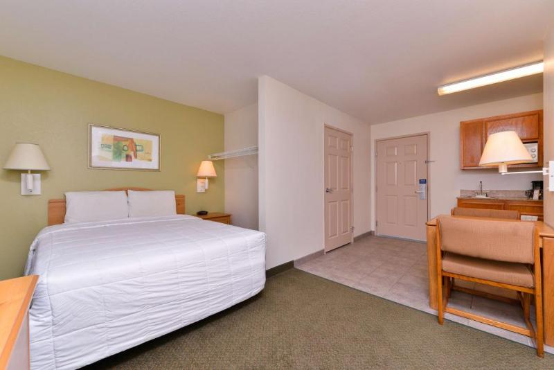 Americas Best Value Inn And Suites Winnie image