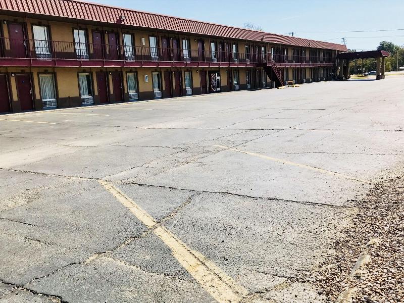 Americas Best Value Inn Indianola image