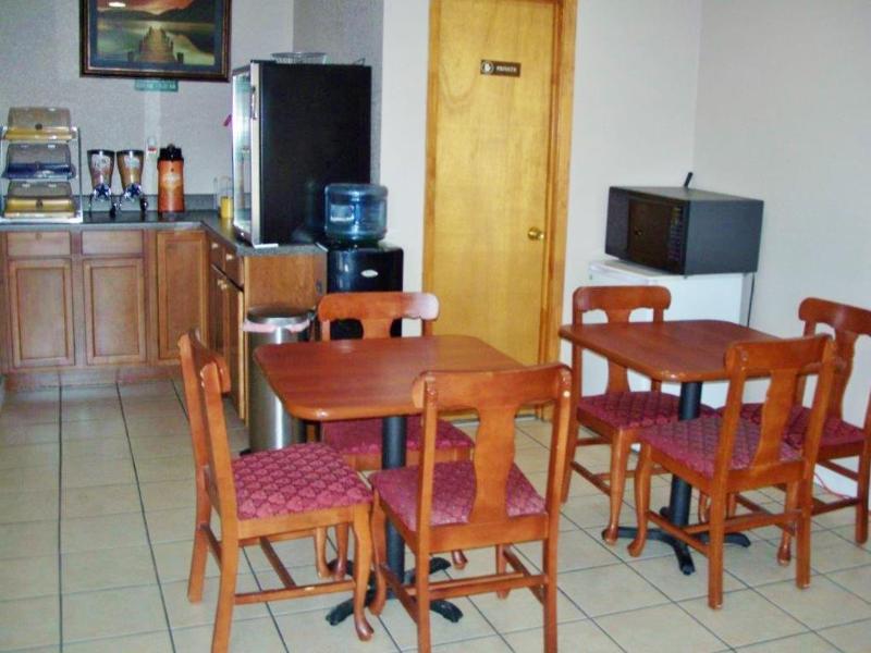 Americas Best Value Inn Indianola image