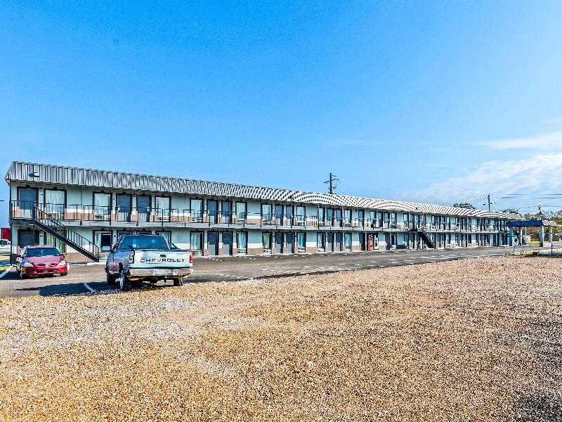 Americas Best Value Inn Indianola image