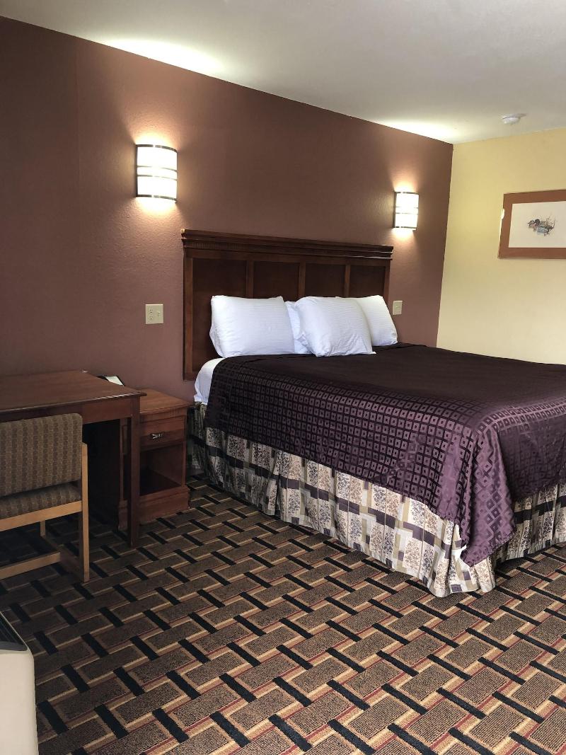 Americas Best Value Inn Indianola image