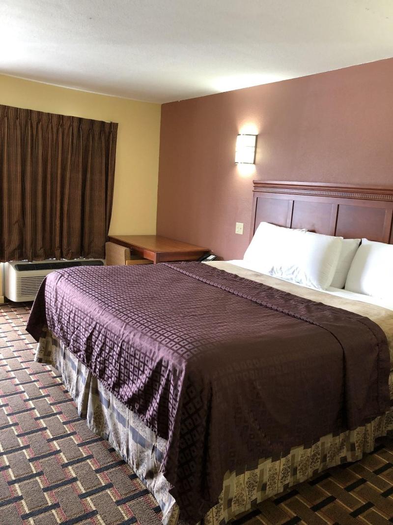 Americas Best Value Inn Indianola image