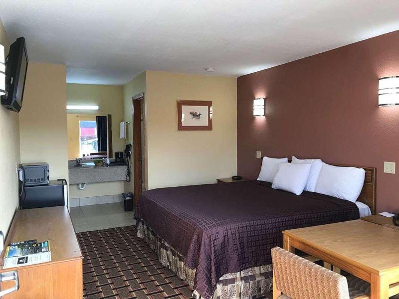 Americas Best Value Inn Indianola image
