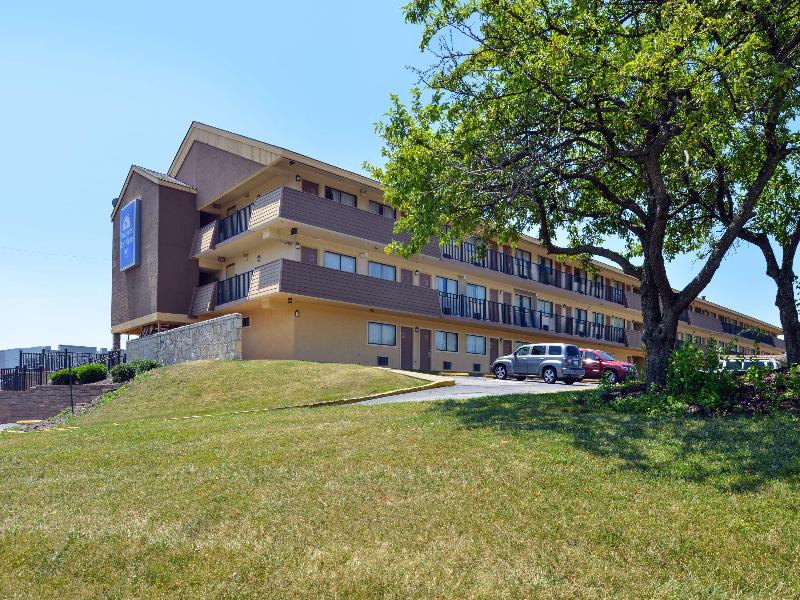 Americas Best Value Inn Pittsburgh Airport image