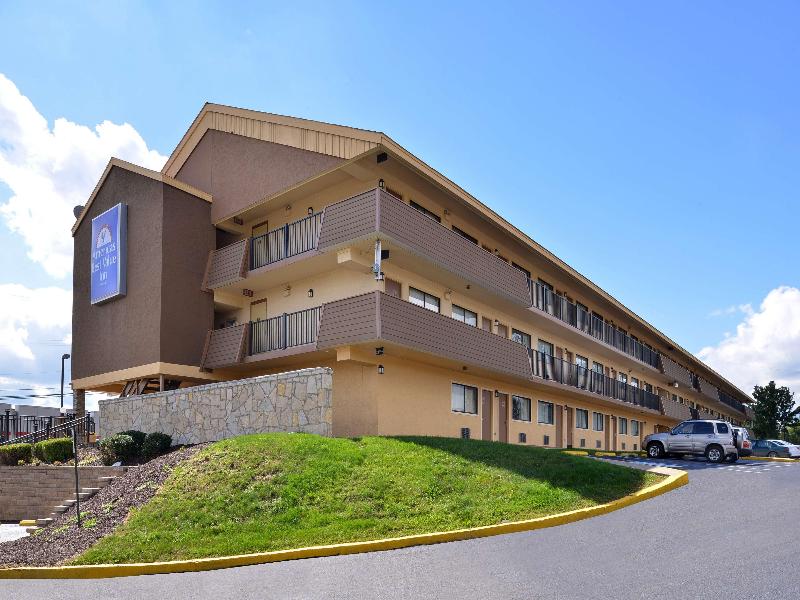 Americas Best Value Inn Pittsburgh Airport image