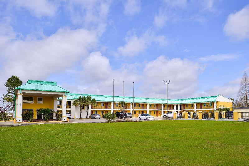 Americas Best Value Inn Gonzales image