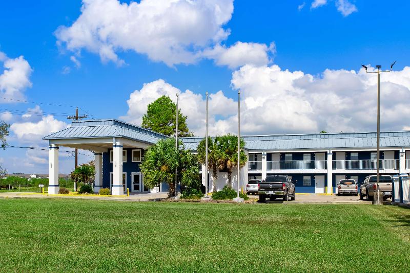 Americas Best Value Inn Gonzales image