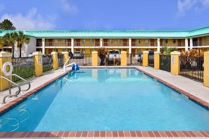 Americas Best Value Inn Gonzales image