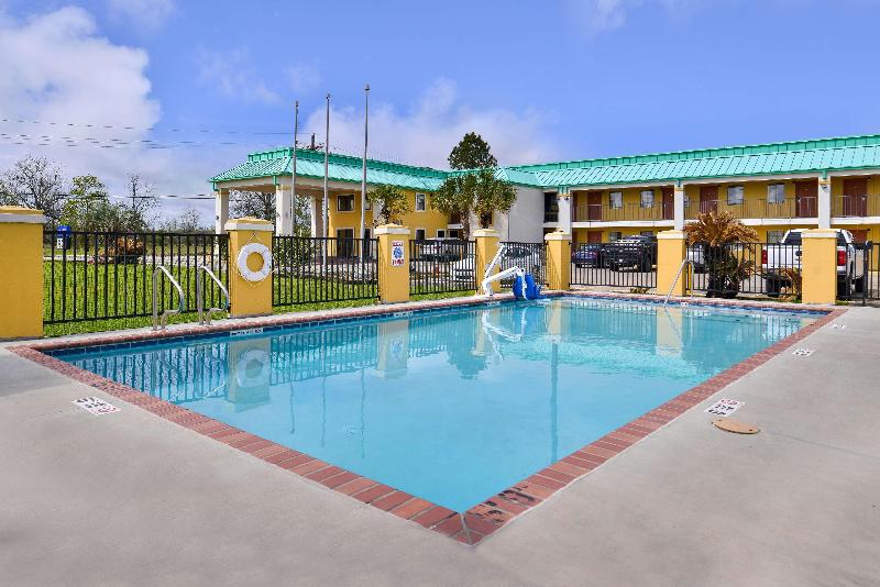 Americas Best Value Inn Gonzales image