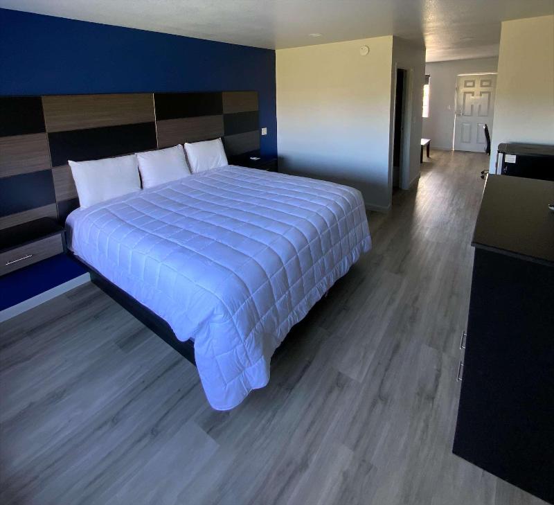 Americas Best Value Inn Gonzales image