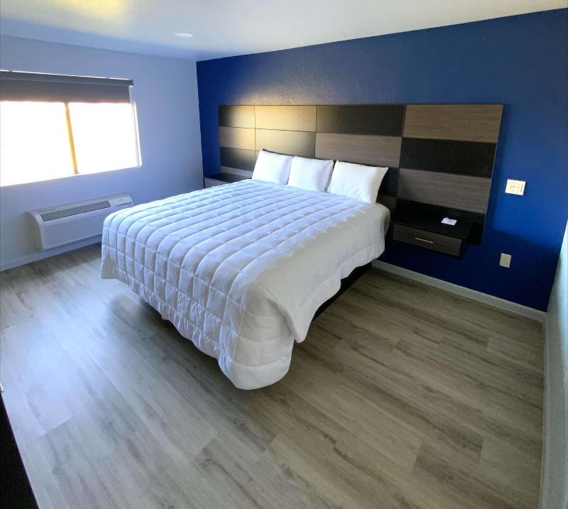 Americas Best Value Inn Gonzales image