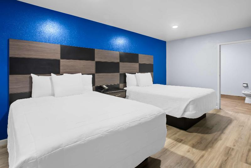 Americas Best Value Inn Gonzales image