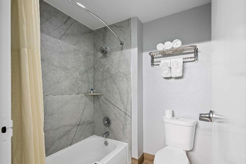 Americas Best Value Inn Gonzales image