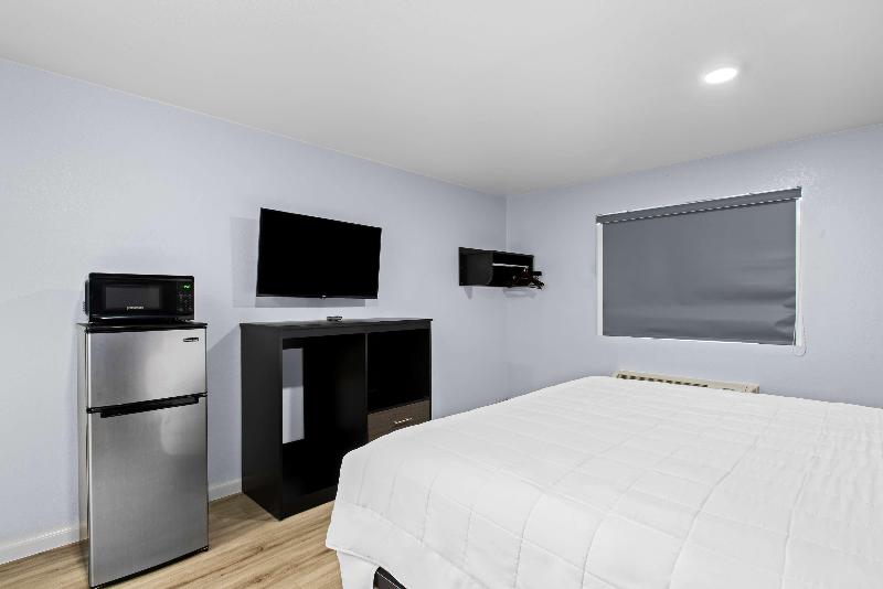 Americas Best Value Inn Gonzales image