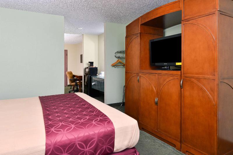 Americas Best Value Inn Gonzales image