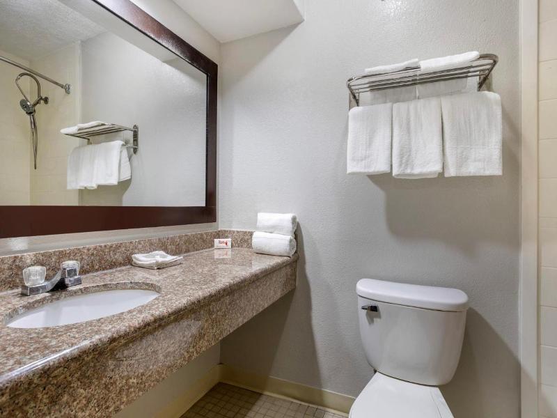 Americas Best Value Inn Suites Texas City La Marqu image