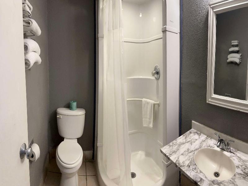 Americas Best Value Inn&Suites-Groves/Port Arthur image